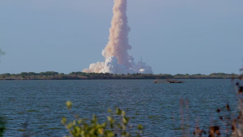 Artemis II launch Causeway Slow-motion alt wide